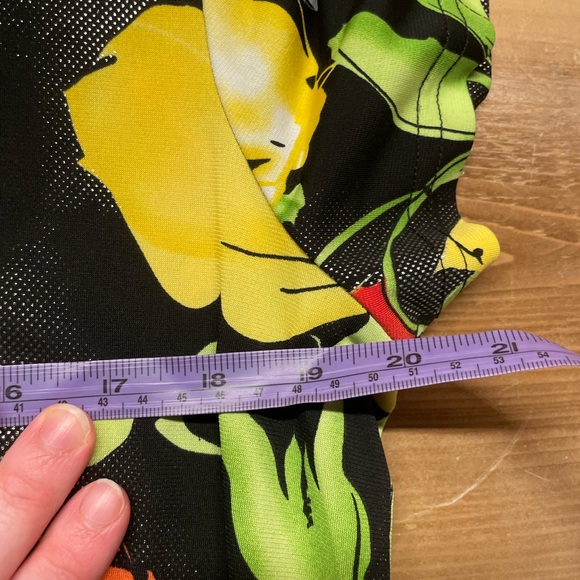 Hiroko Floral Beachy Hawaiian Shirt Flowers Short Sleeve - Picture 4 of 7